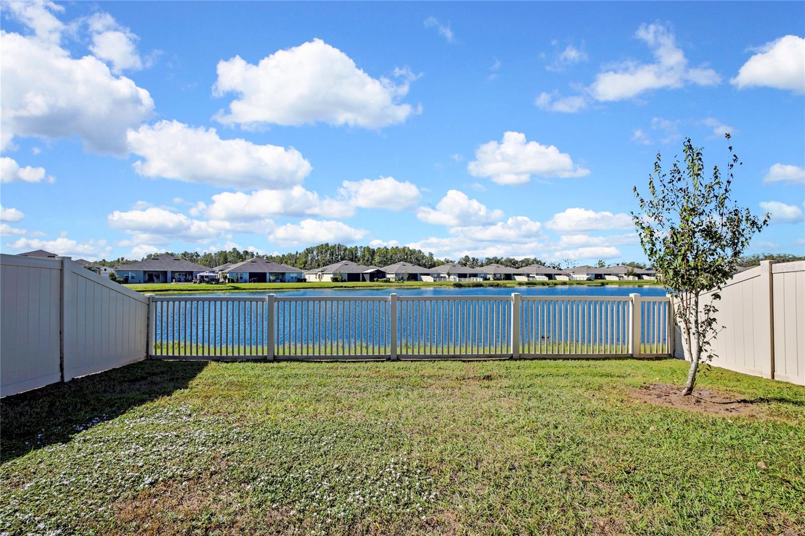 Image 35 of 53 For 18184 Turning Leaf Circle