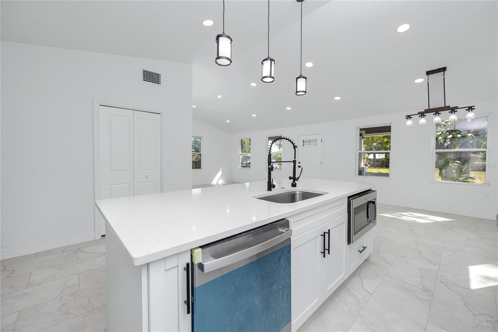 Image 19 of 50 For 4229 35th Avenue N