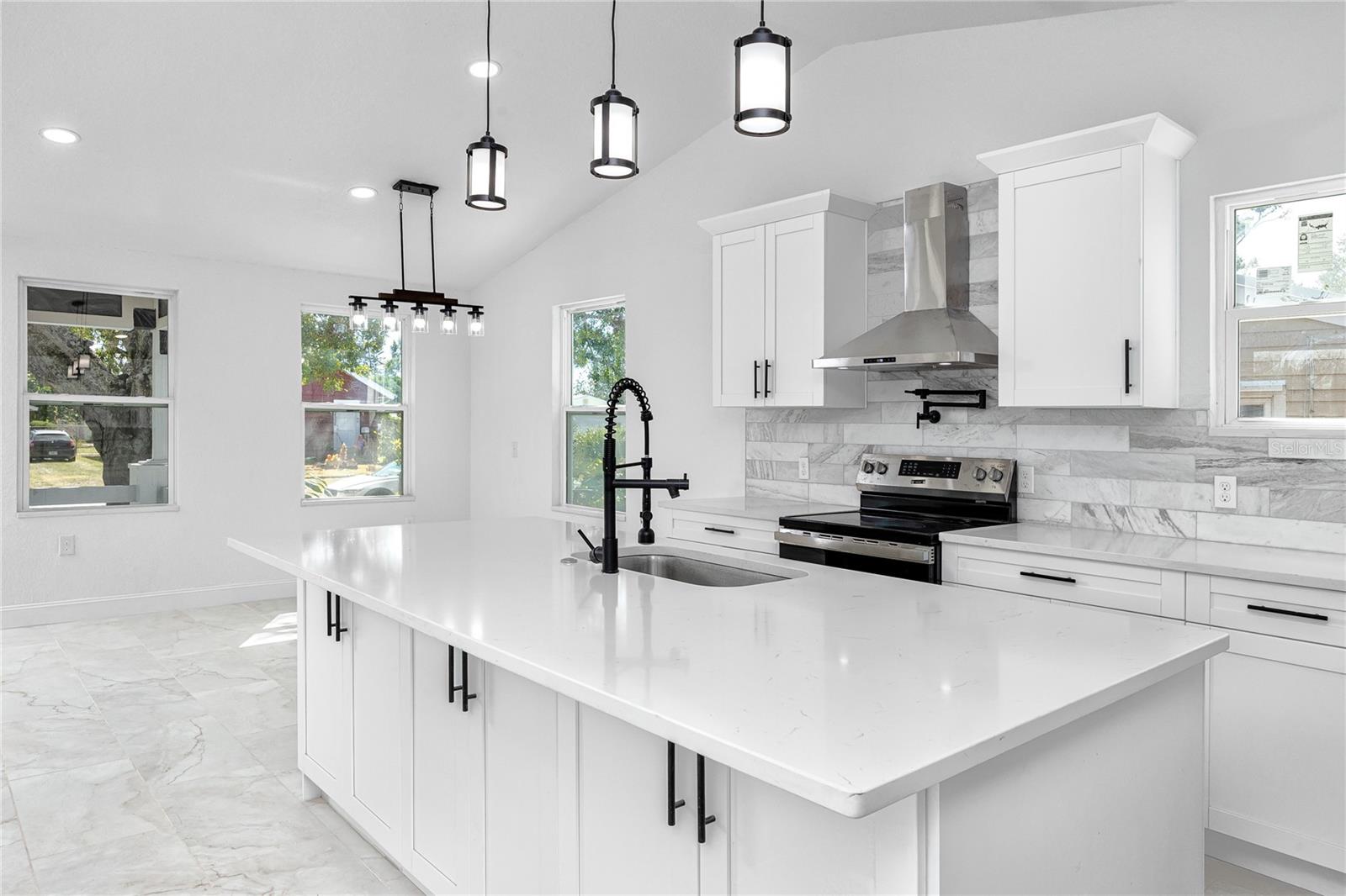 Image 23 of 50 For 4229 35th Avenue N