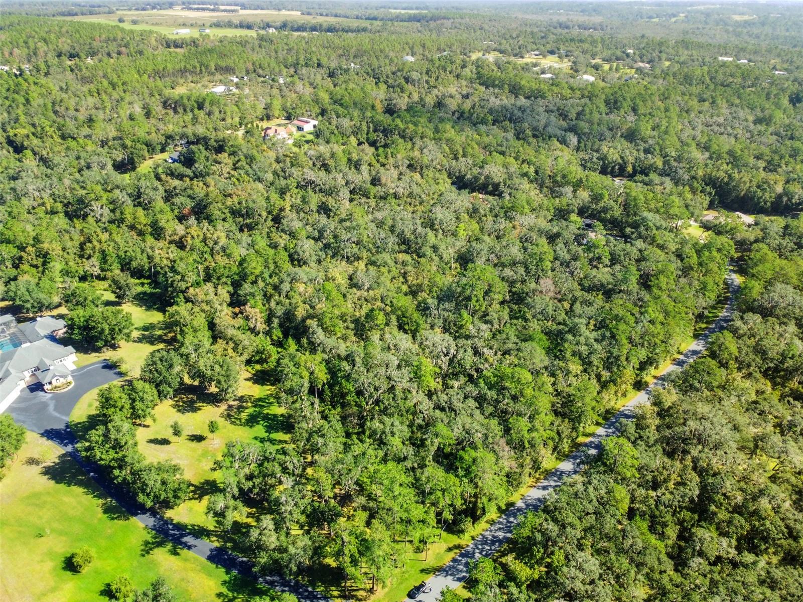 Listing photo id 0 for Skyview Circle