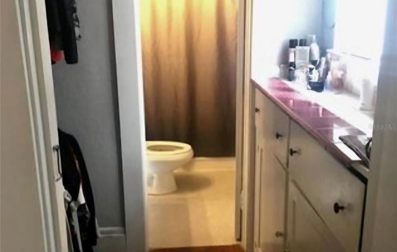 Image 5 of 7 For 607 Livingston Street 2