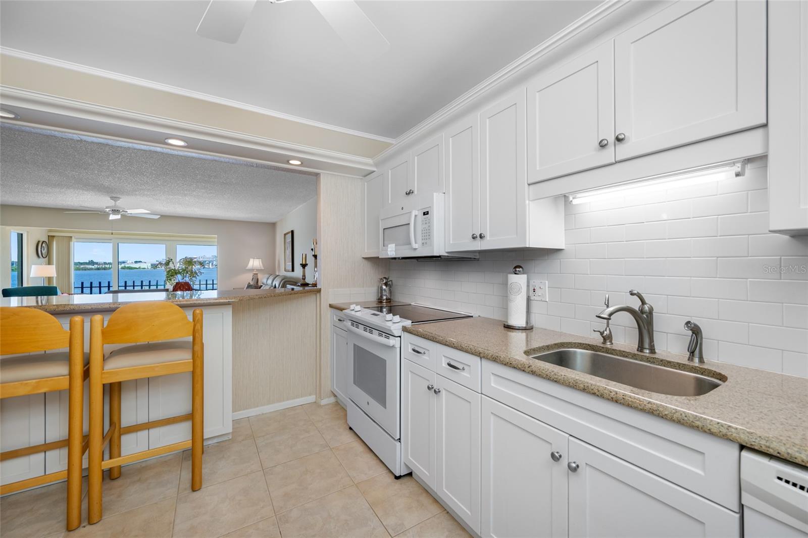 Image 11 of 83 For 868 Bayway Boulevard 317