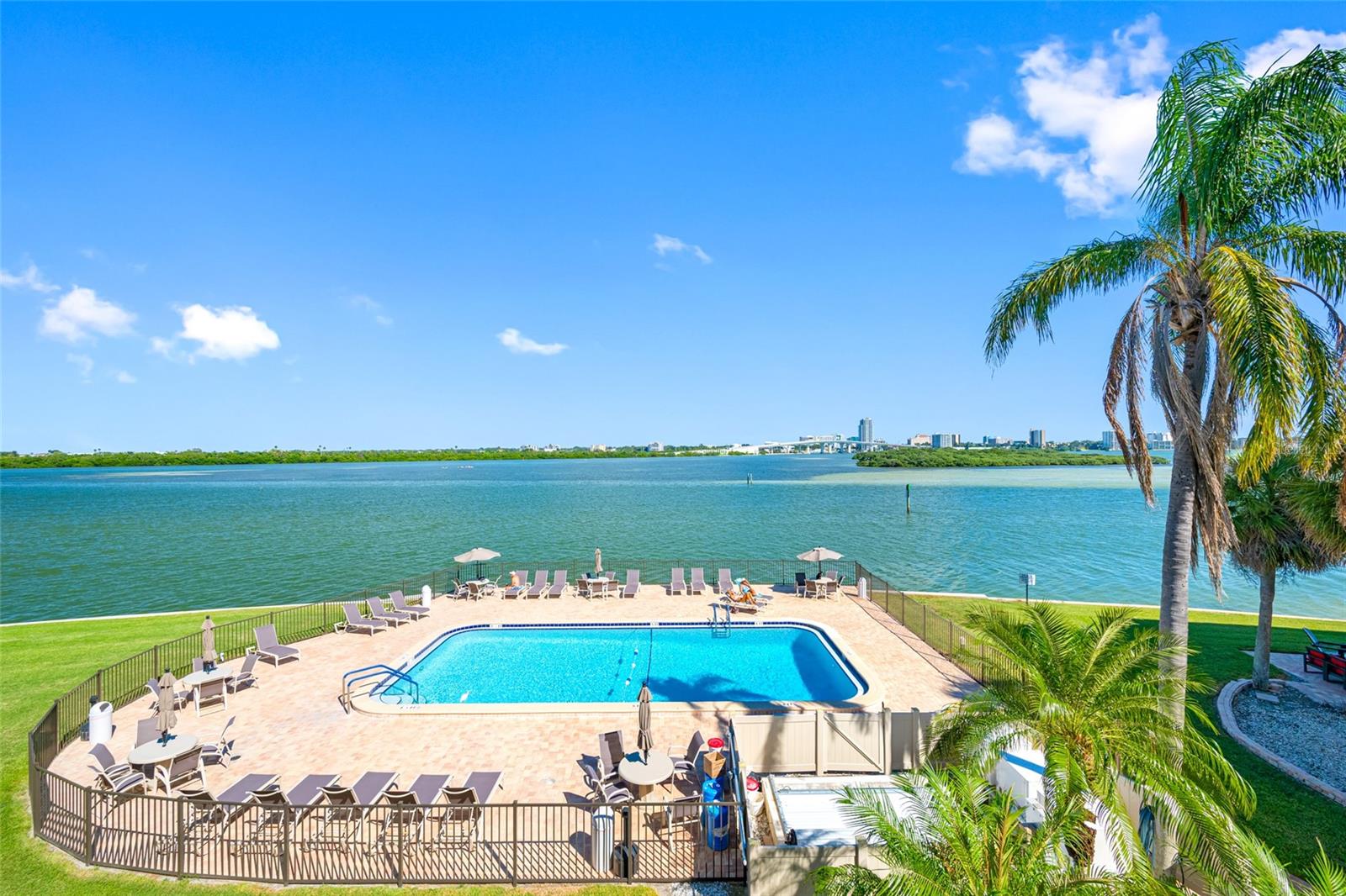Image 22 of 83 For 868 Bayway Boulevard 317