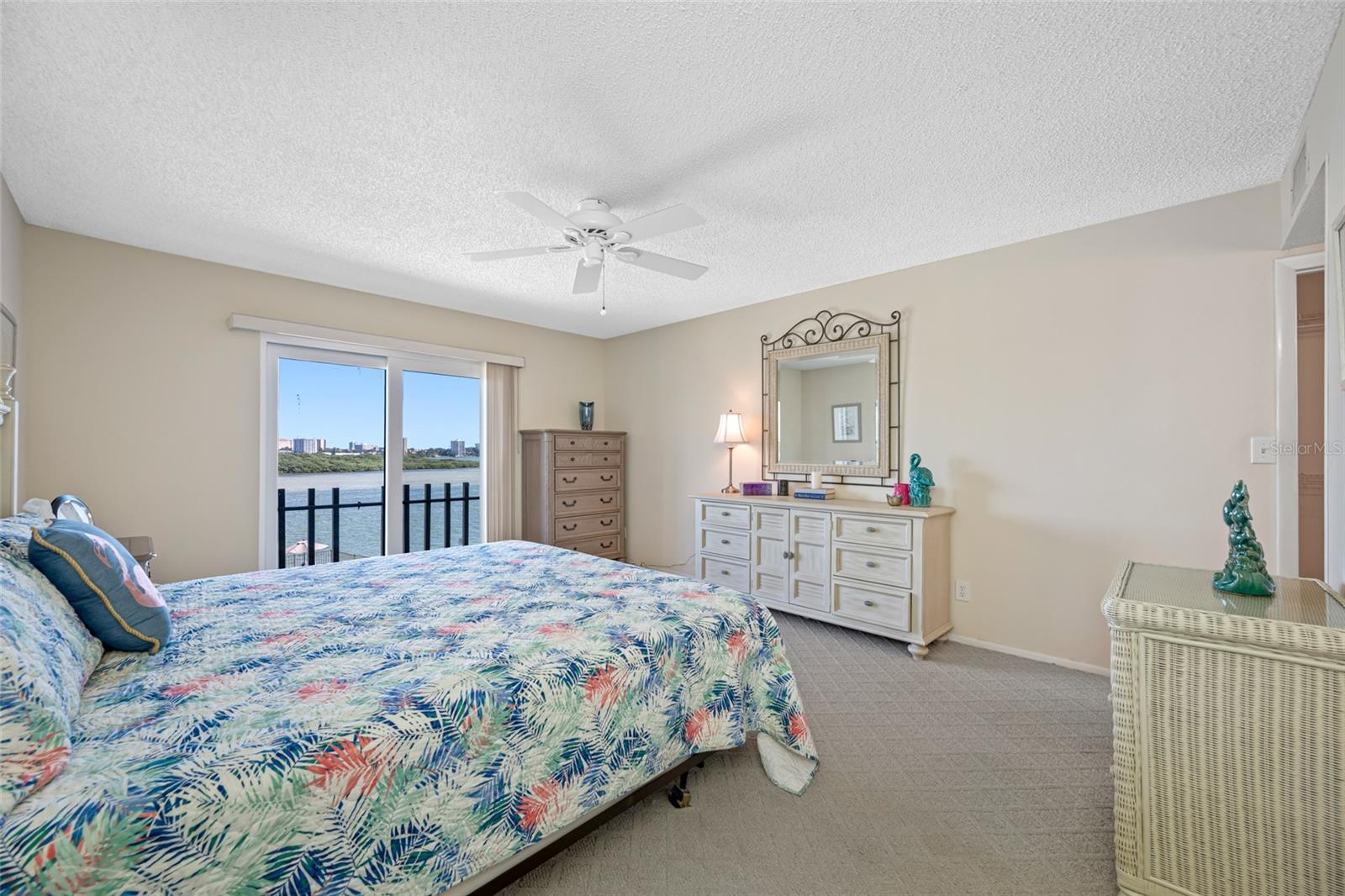 Image 28 of 83 For 868 Bayway Boulevard 317