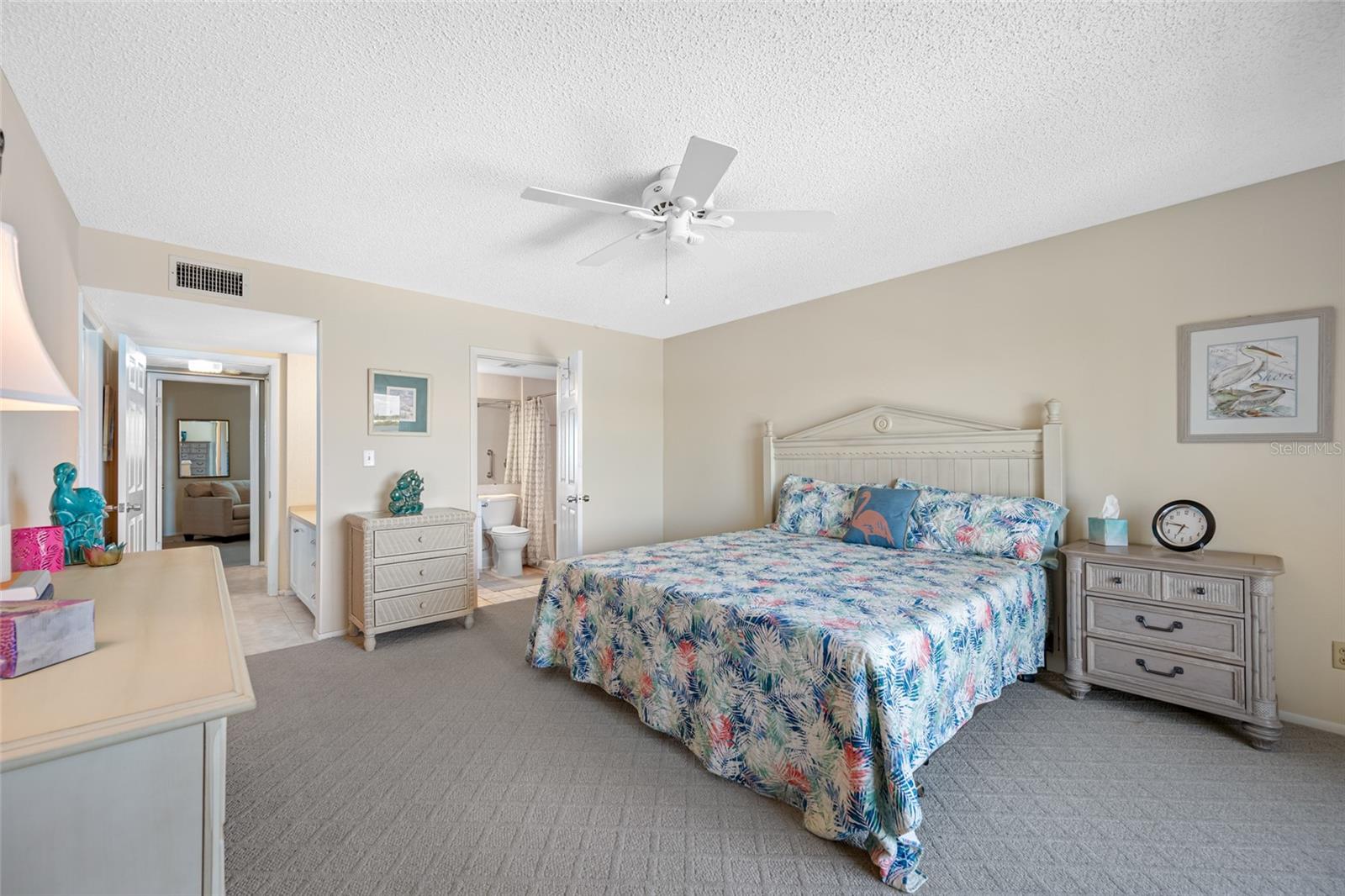 Image 29 of 83 For 868 Bayway Boulevard 317