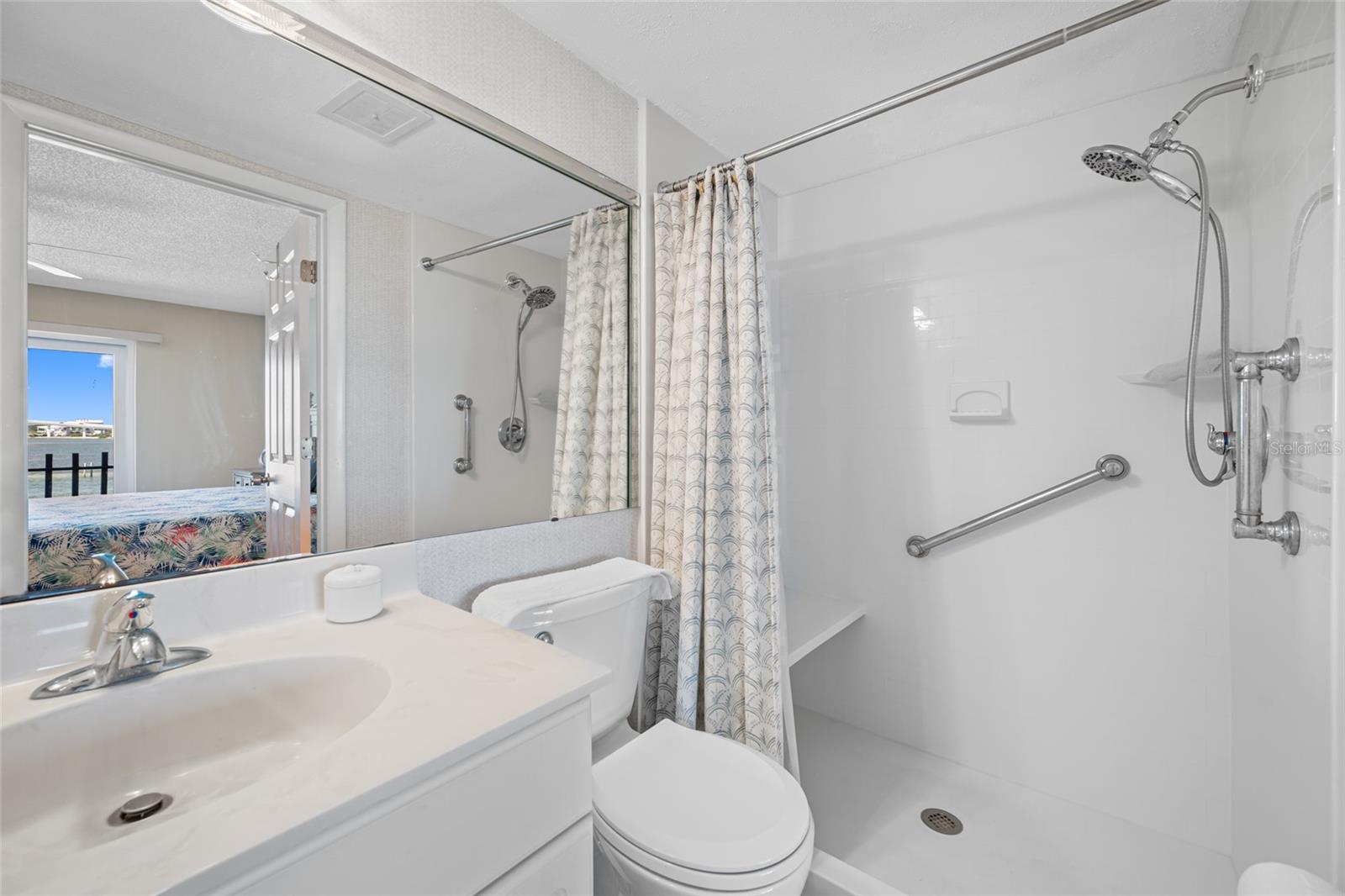 Image 30 of 83 For 868 Bayway Boulevard 317