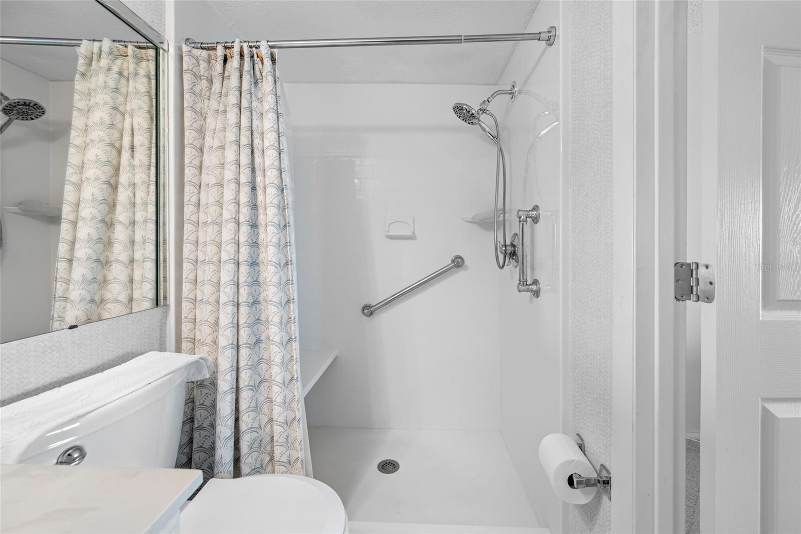 Image 31 of 83 For 868 Bayway Boulevard 317