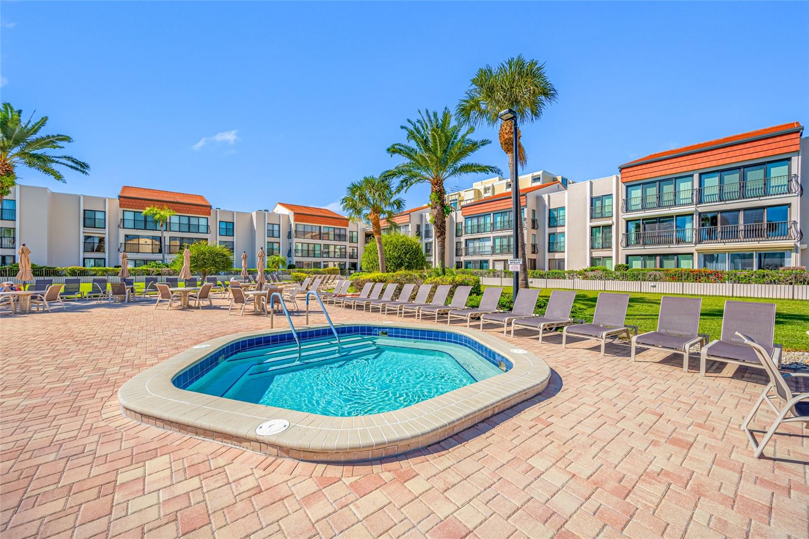 Image 37 of 83 For 868 Bayway Boulevard 317