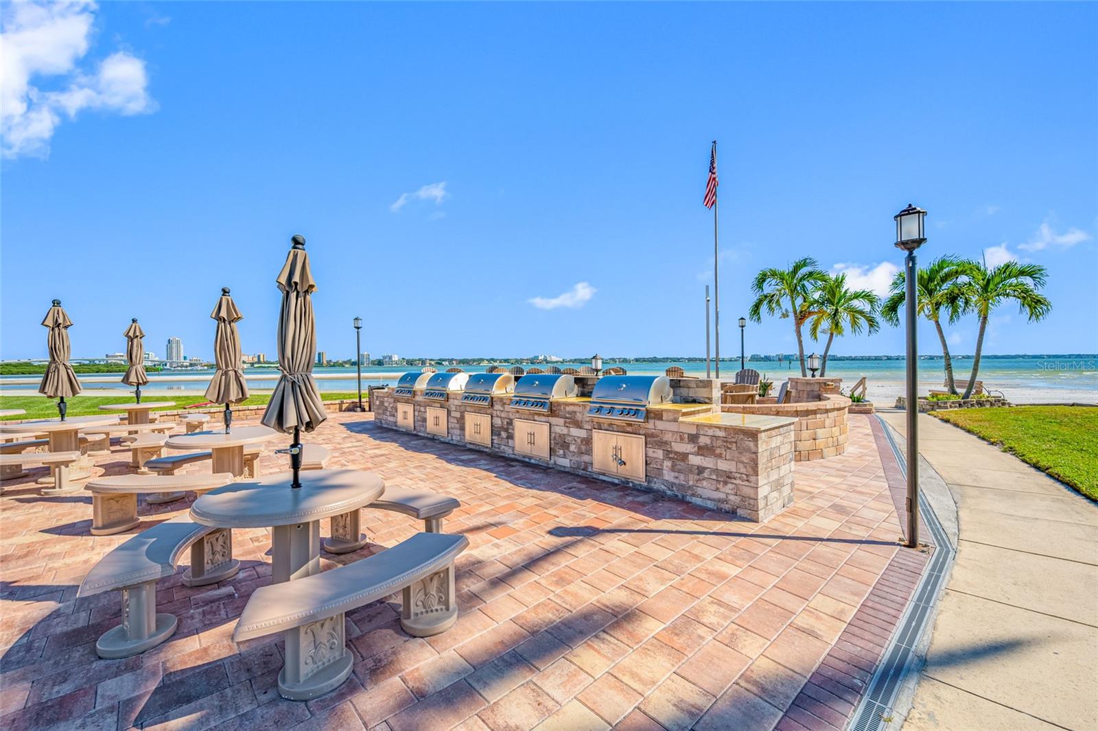Image 43 of 83 For 868 Bayway Boulevard 317