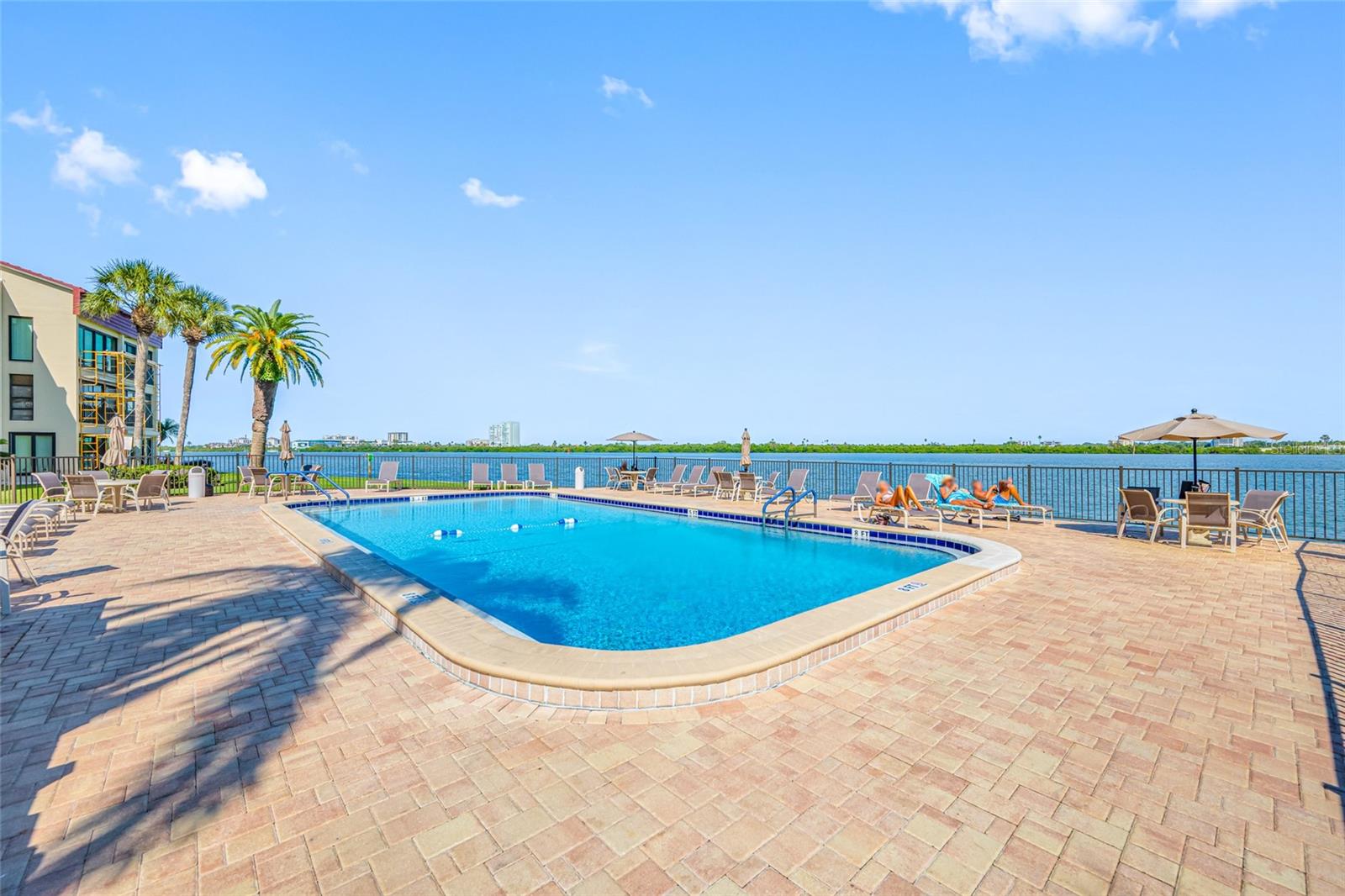 Image 6 of 83 For 868 Bayway Boulevard 317