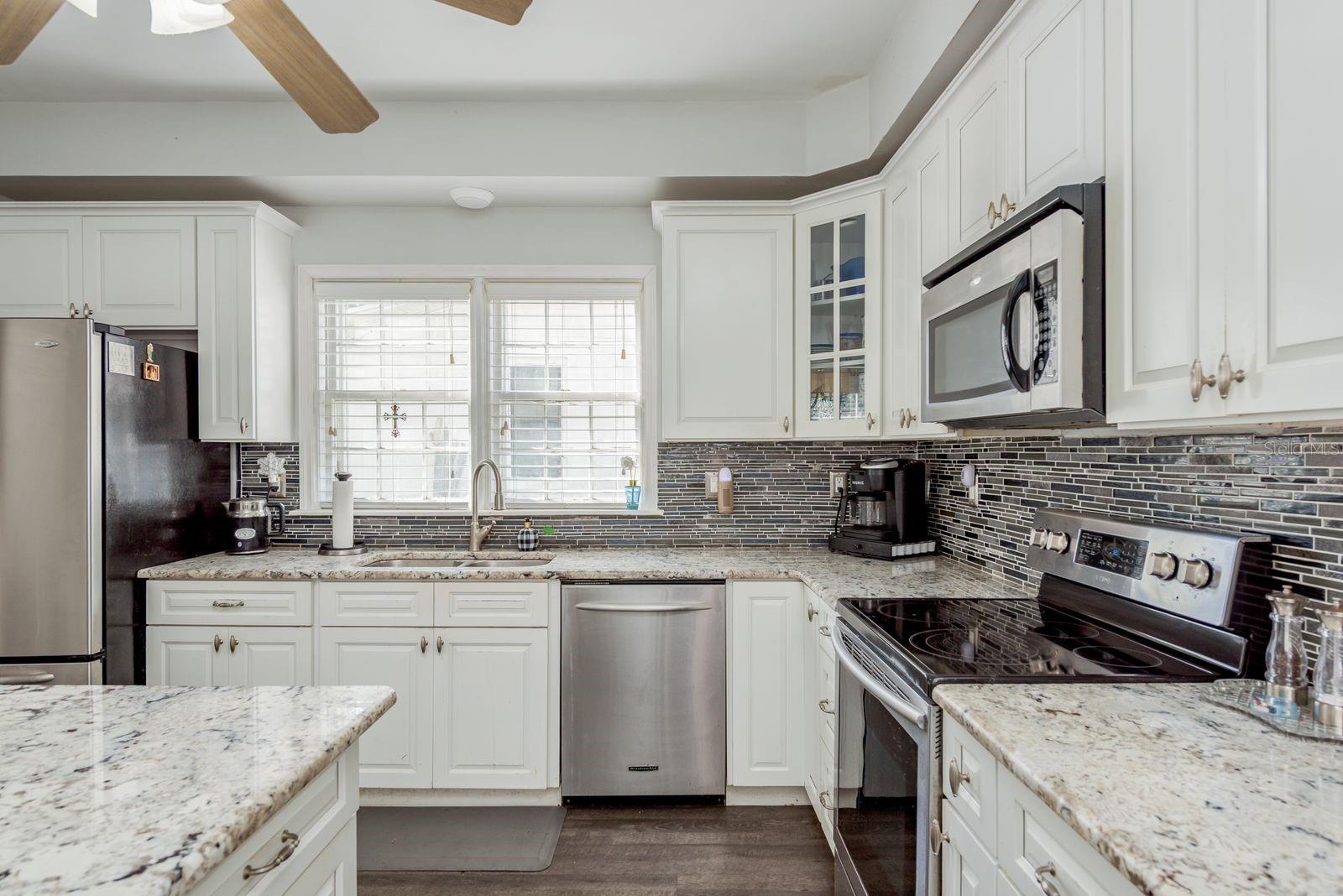 Image 14 of 77 For 1111 Line Street