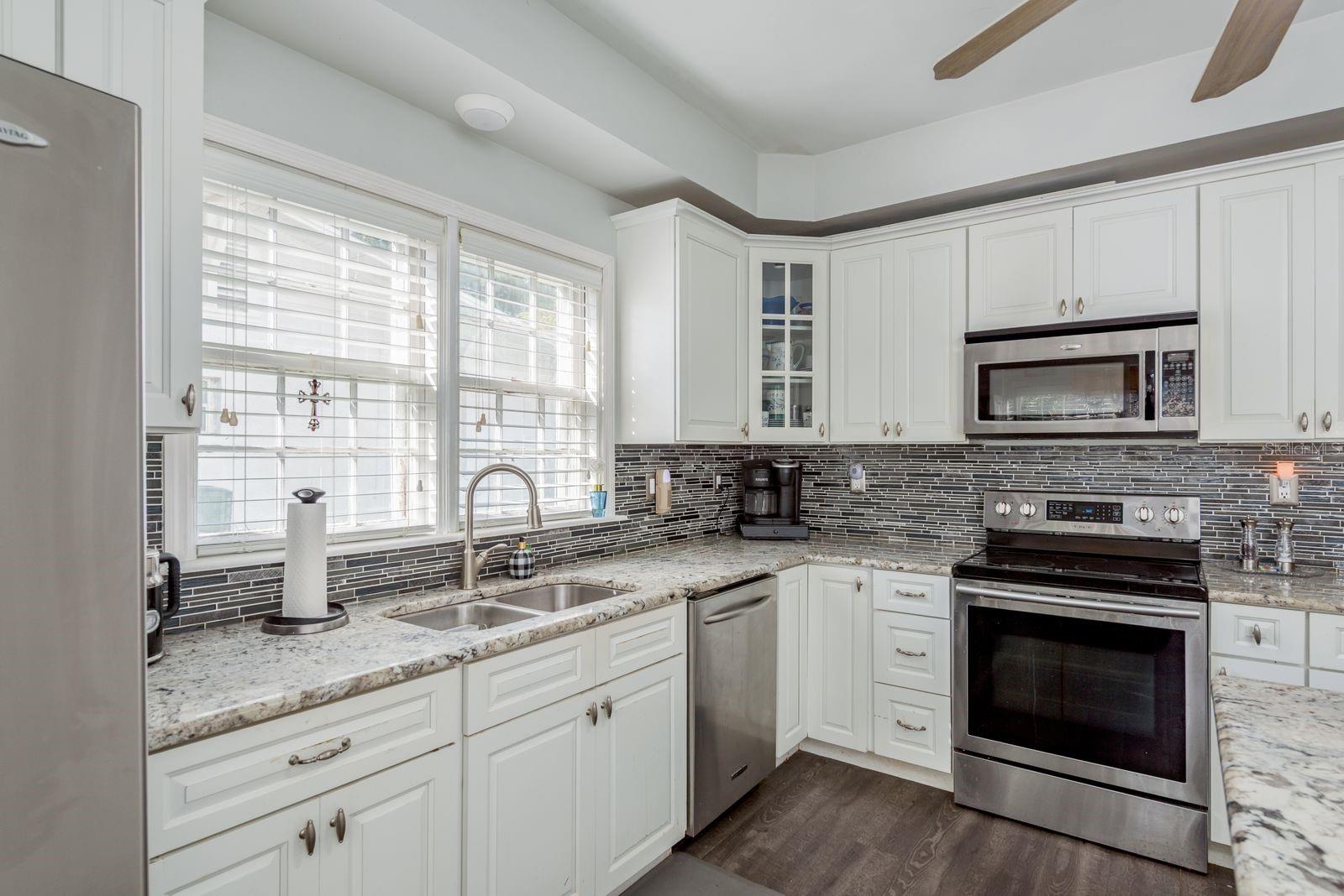 Image 16 of 77 For 1111 Line Street