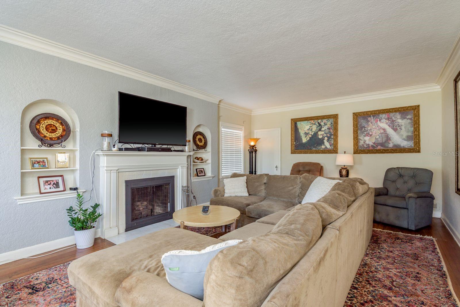 Image 18 of 77 For 1111 Line Street