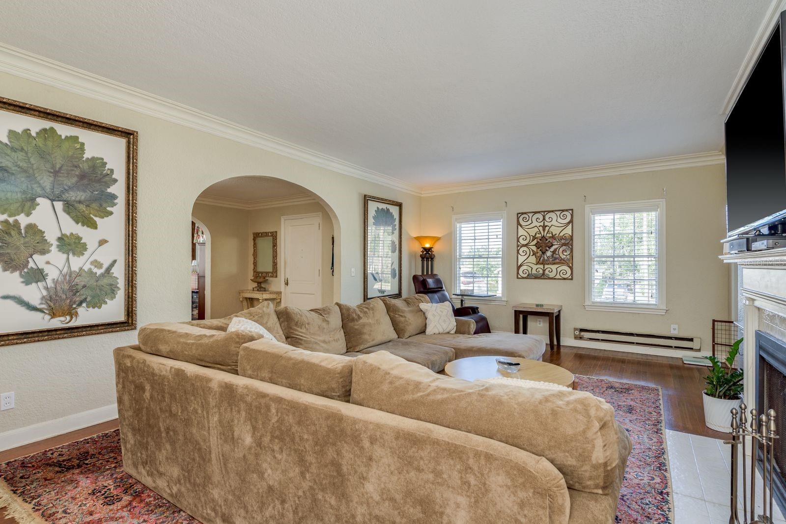 Image 20 of 77 For 1111 Line Street