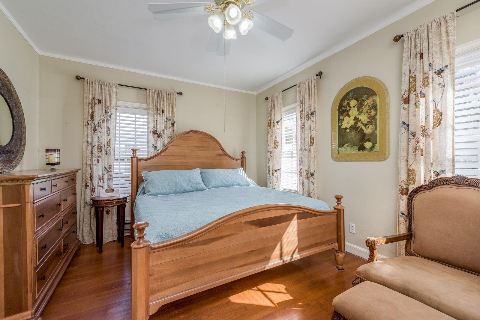 Image 21 of 77 For 1111 Line Street