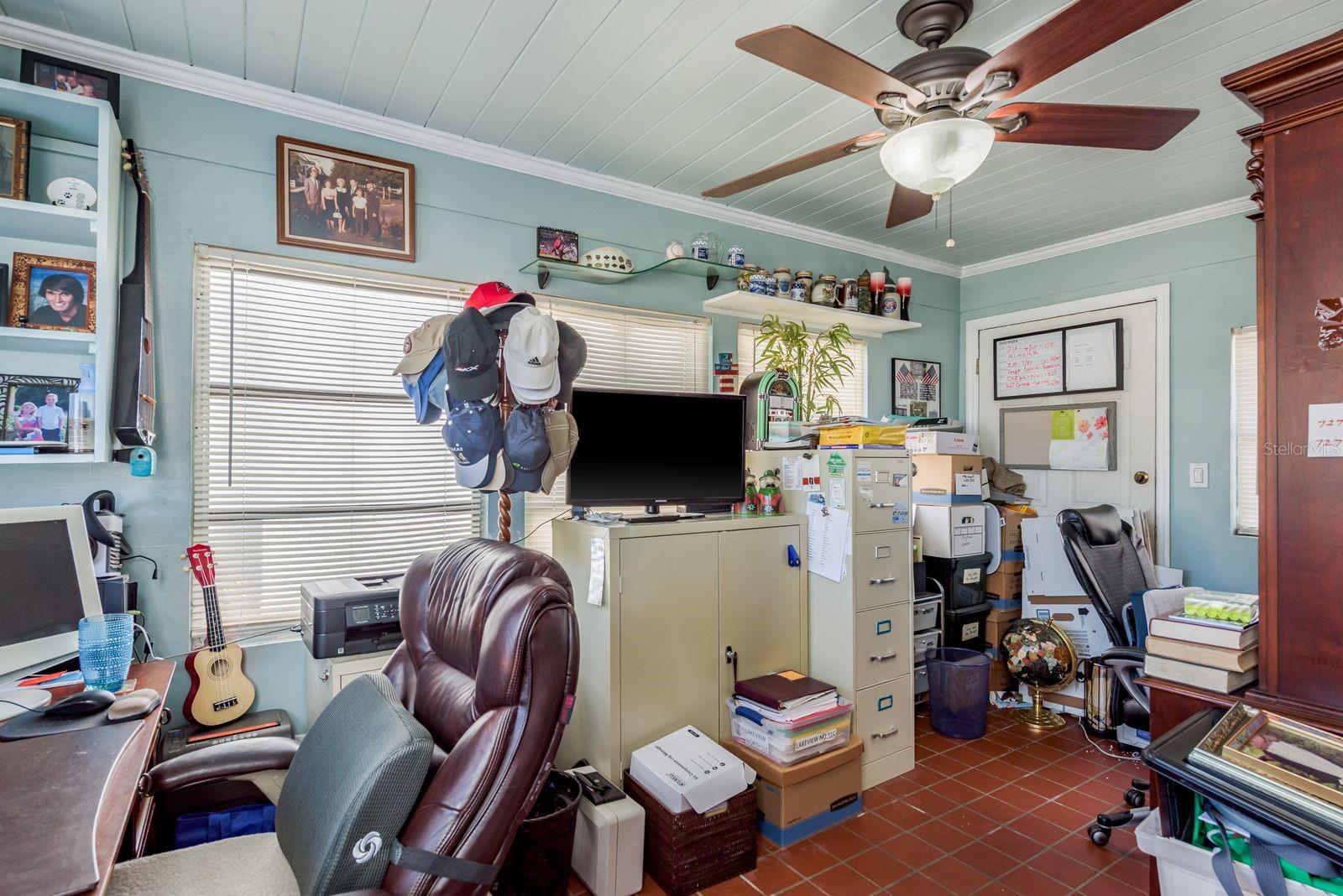 Image 24 of 77 For 1111 Line Street