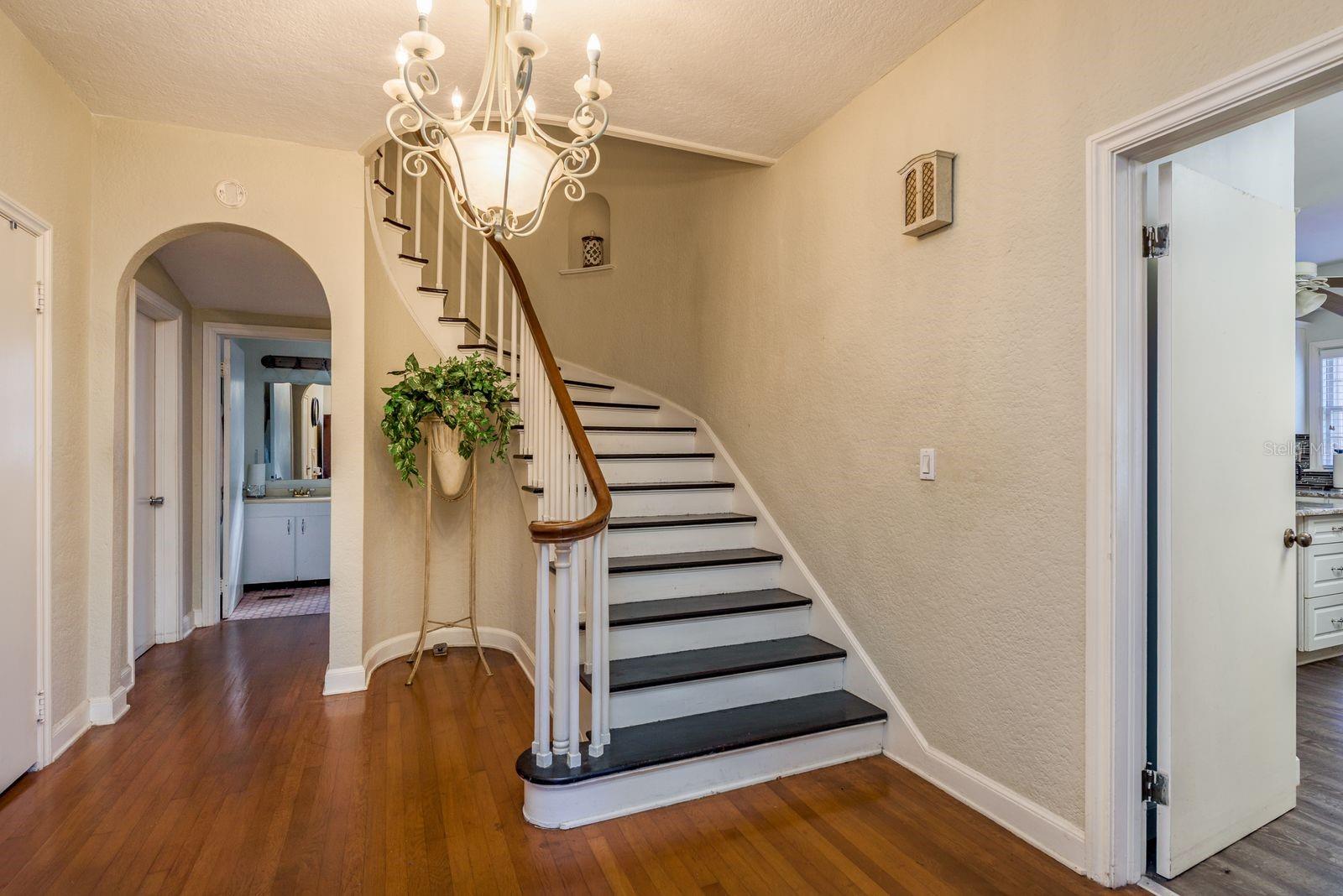 Image 26 of 77 For 1111 Line Street