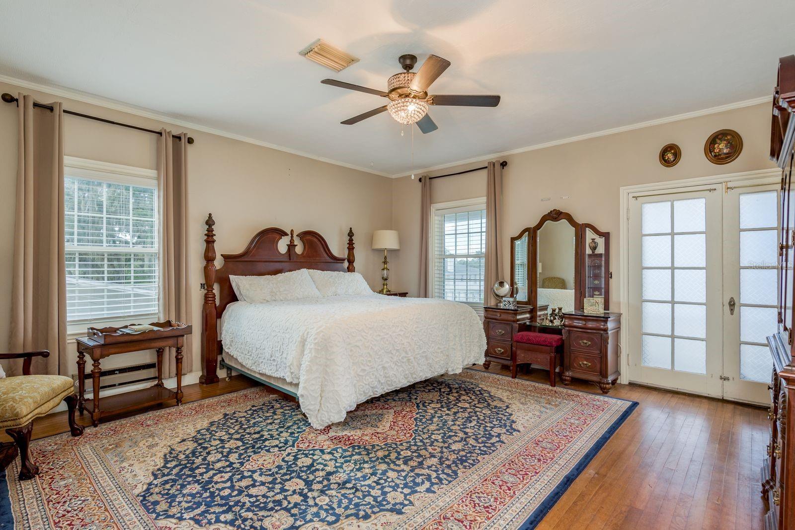 Image 29 of 77 For 1111 Line Street