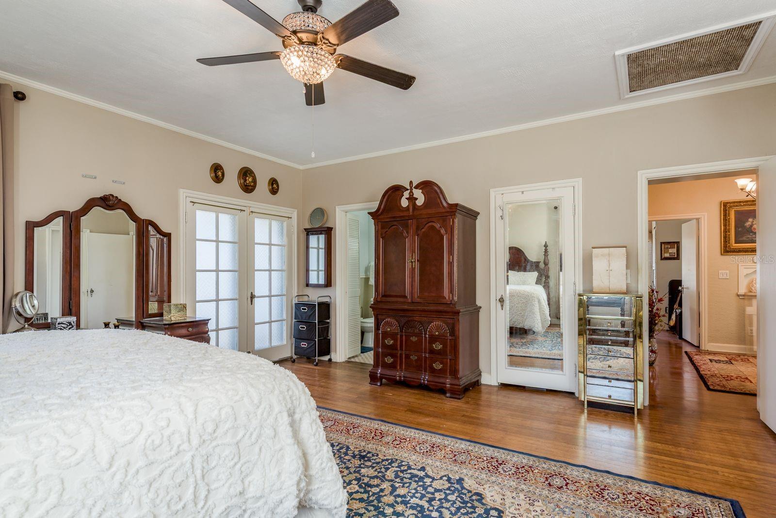 Image 30 of 77 For 1111 Line Street