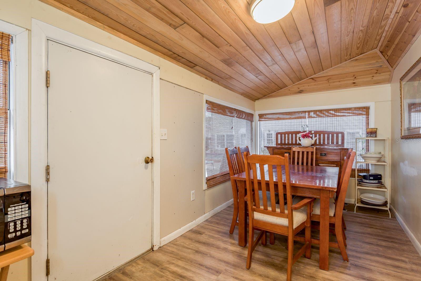 Image 52 of 77 For 1111 Line Street