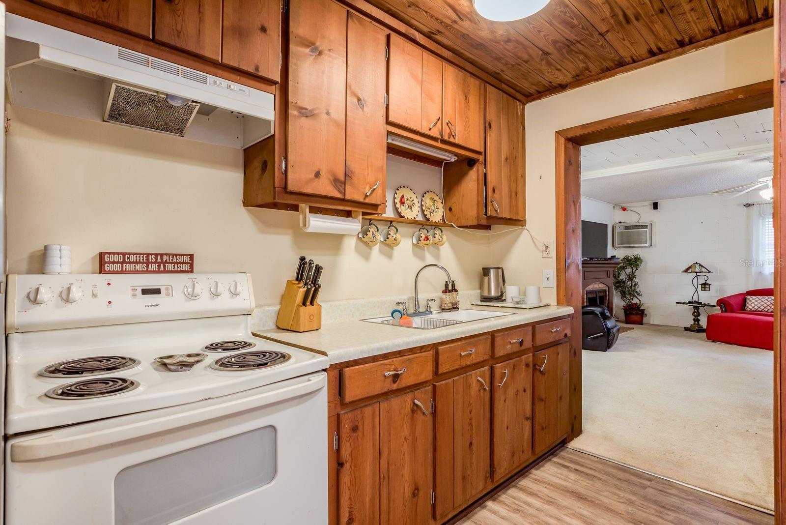 Image 54 of 77 For 1111 Line Street