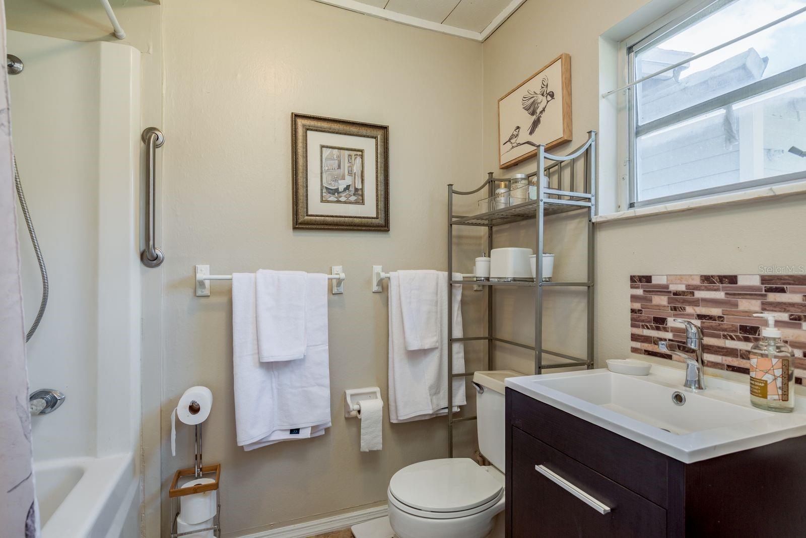 Image 63 of 77 For 1111 Line Street