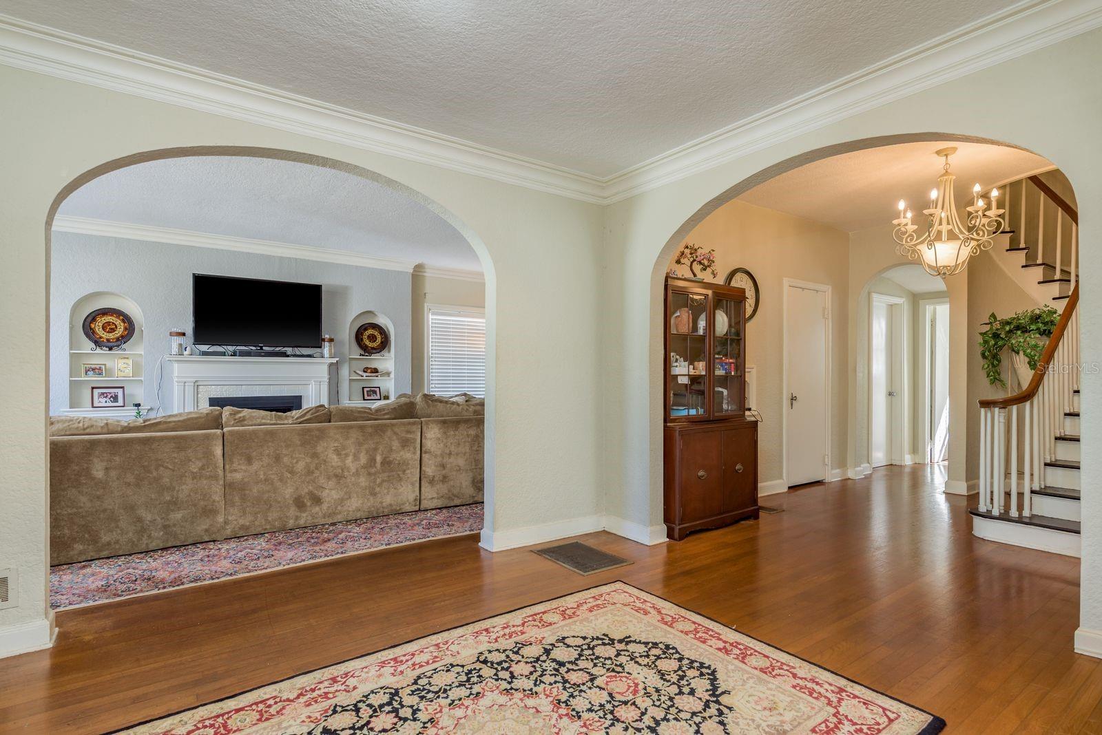 Image 9 of 77 For 1111 Line Street