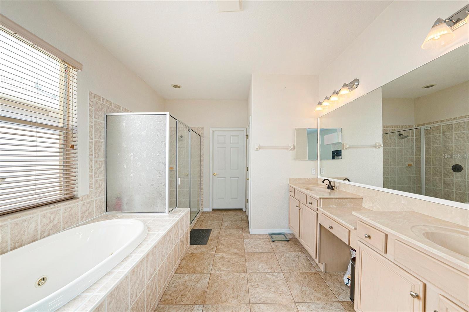 Image 16 of 31 For 10711 Pearl Berry Loop