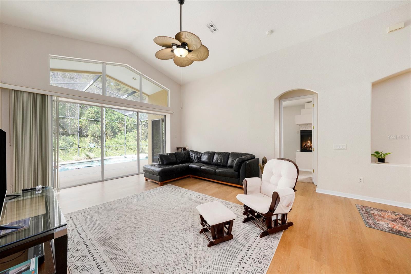 Image 8 of 31 For 10711 Pearl Berry Loop