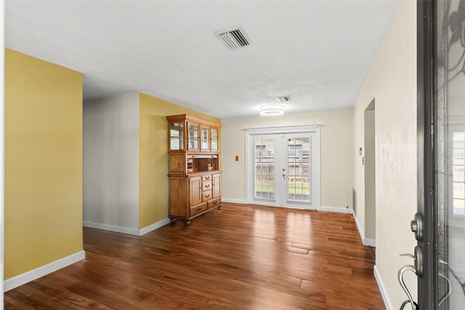 Image 18 of 34 For 2604 Exchange Avenue