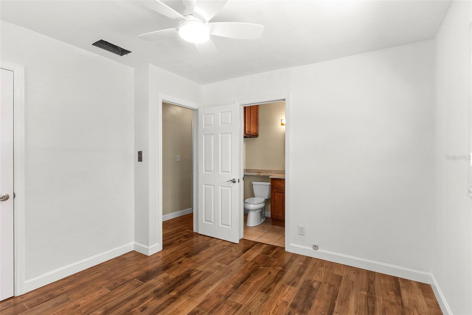 Image 21 of 34 For 2604 Exchange Avenue