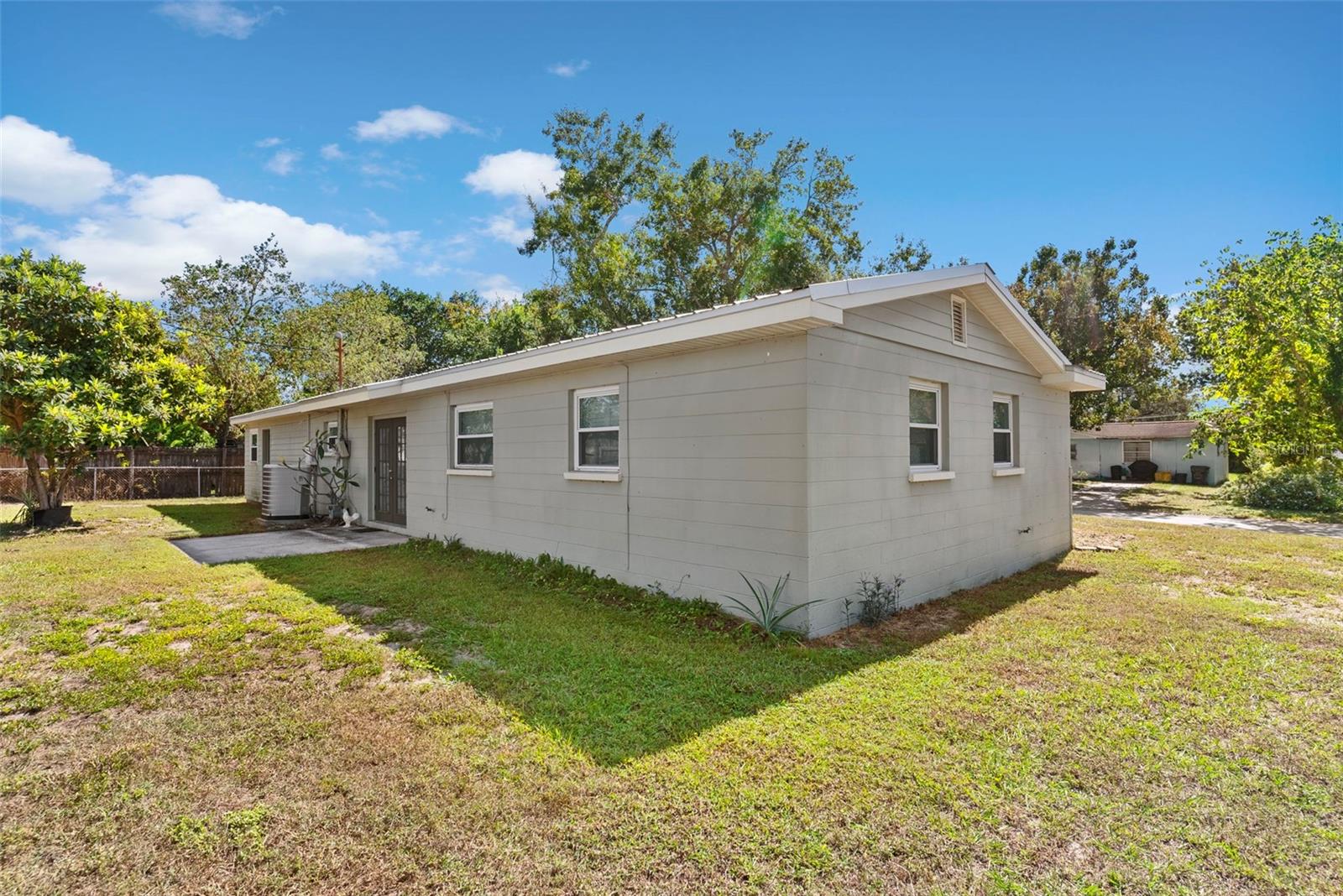 Image 29 of 34 For 2604 Exchange Avenue