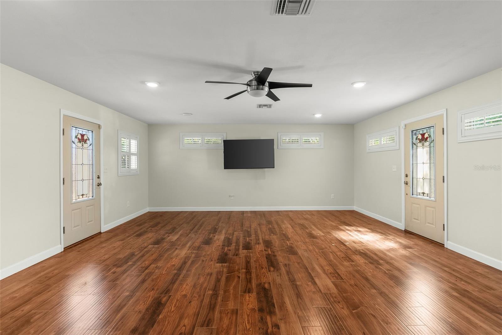 Image 7 of 34 For 2604 Exchange Avenue