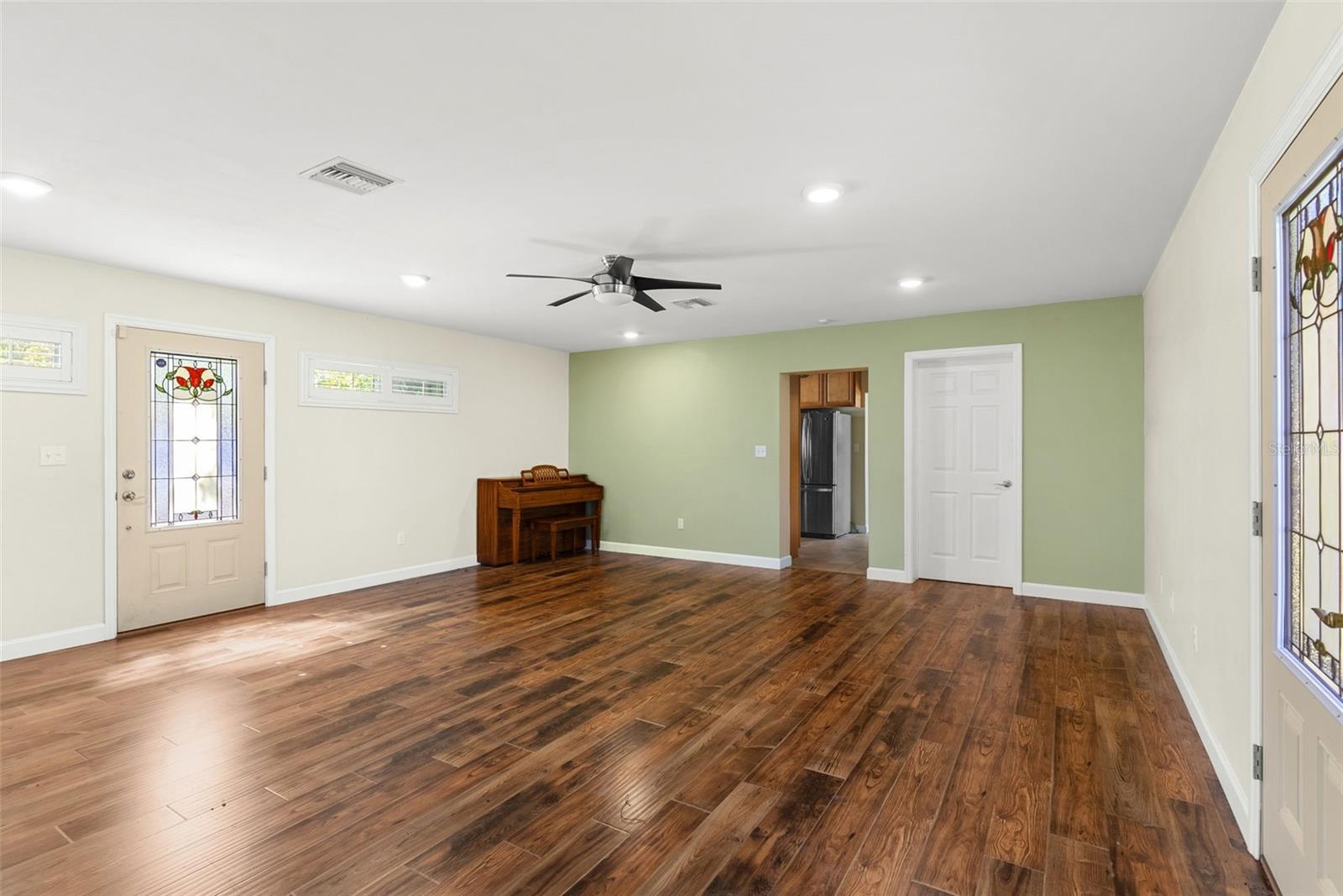 Image 9 of 34 For 2604 Exchange Avenue