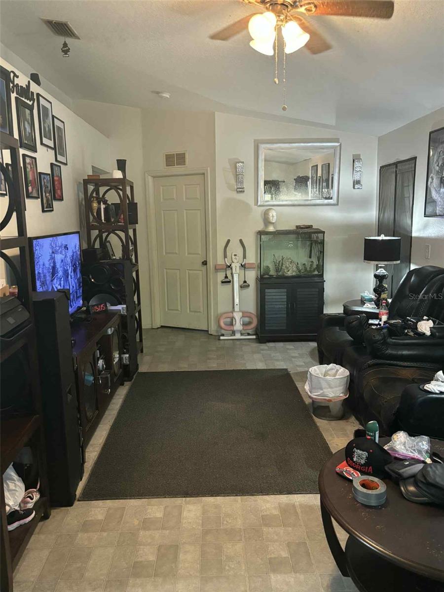 Image 2 of 11 For 812 27th Street E