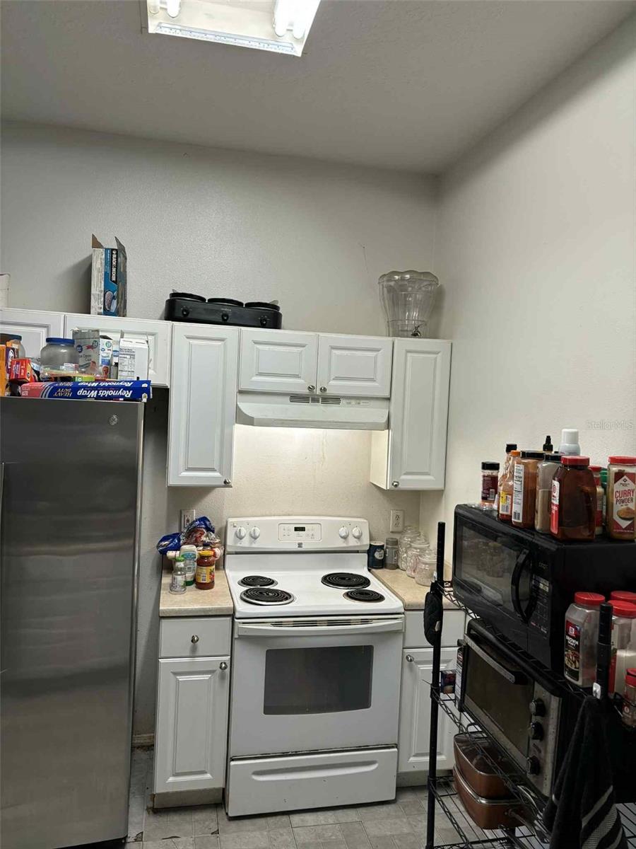 Image 5 of 11 For 812 27th Street E