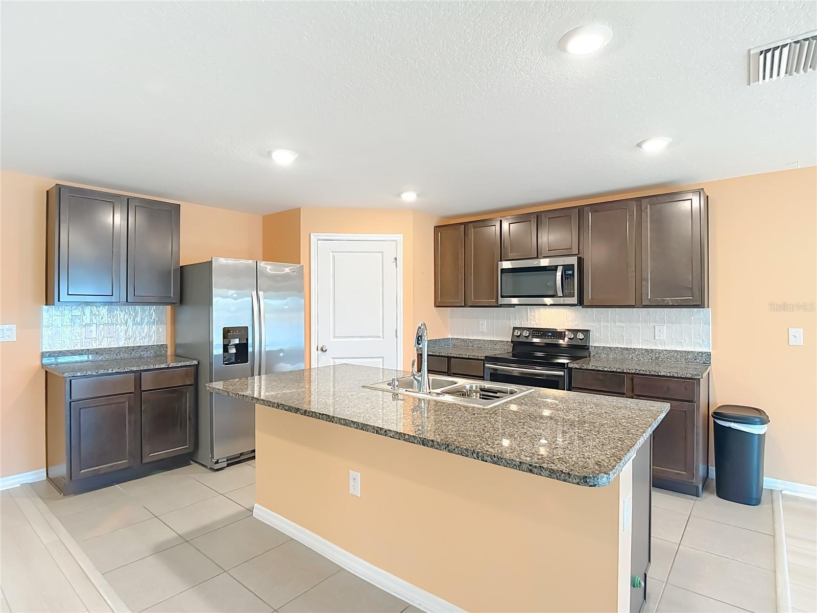 Image 18 of 92 For 8075 Broad Pointe Drive