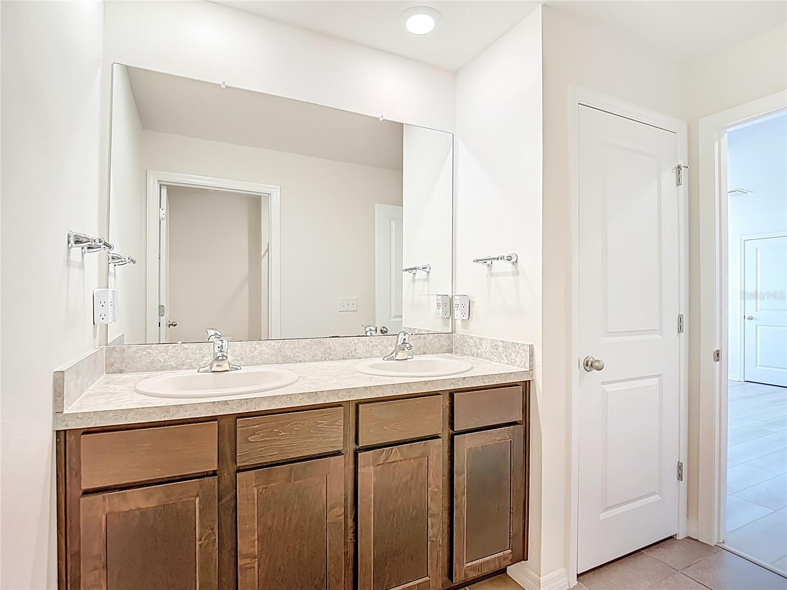 Image 64 of 92 For 8075 Broad Pointe Drive