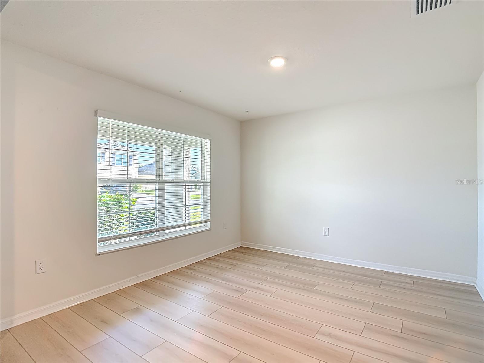 Image 8 of 92 For 8075 Broad Pointe Drive