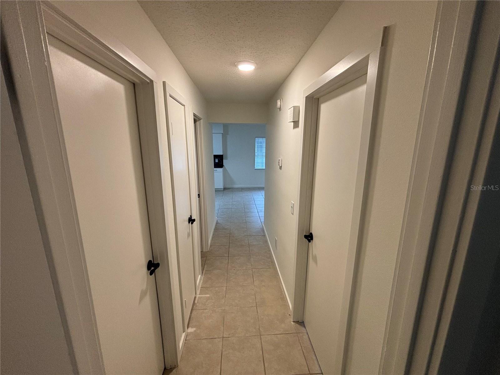 Image 15 of 16 For 450 Elmwood Point