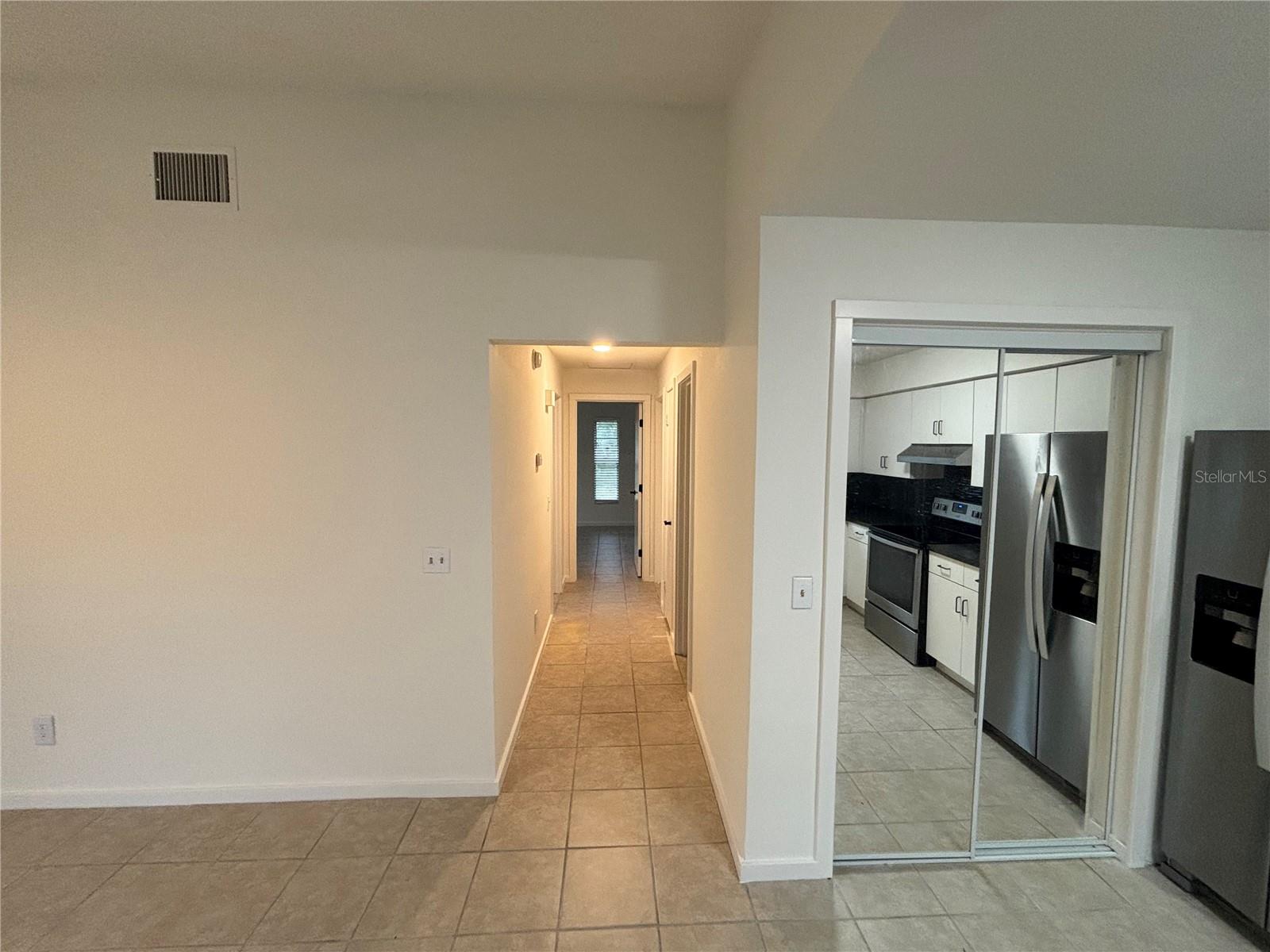 Image 6 of 16 For 450 Elmwood Point