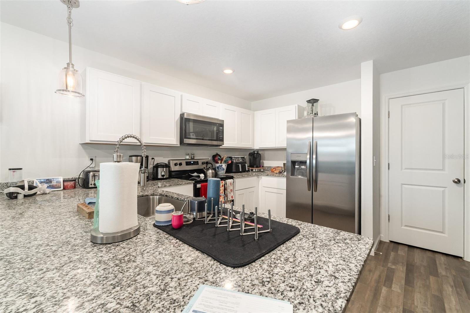 Listing photo id 6 for 7065 Heritage Drive