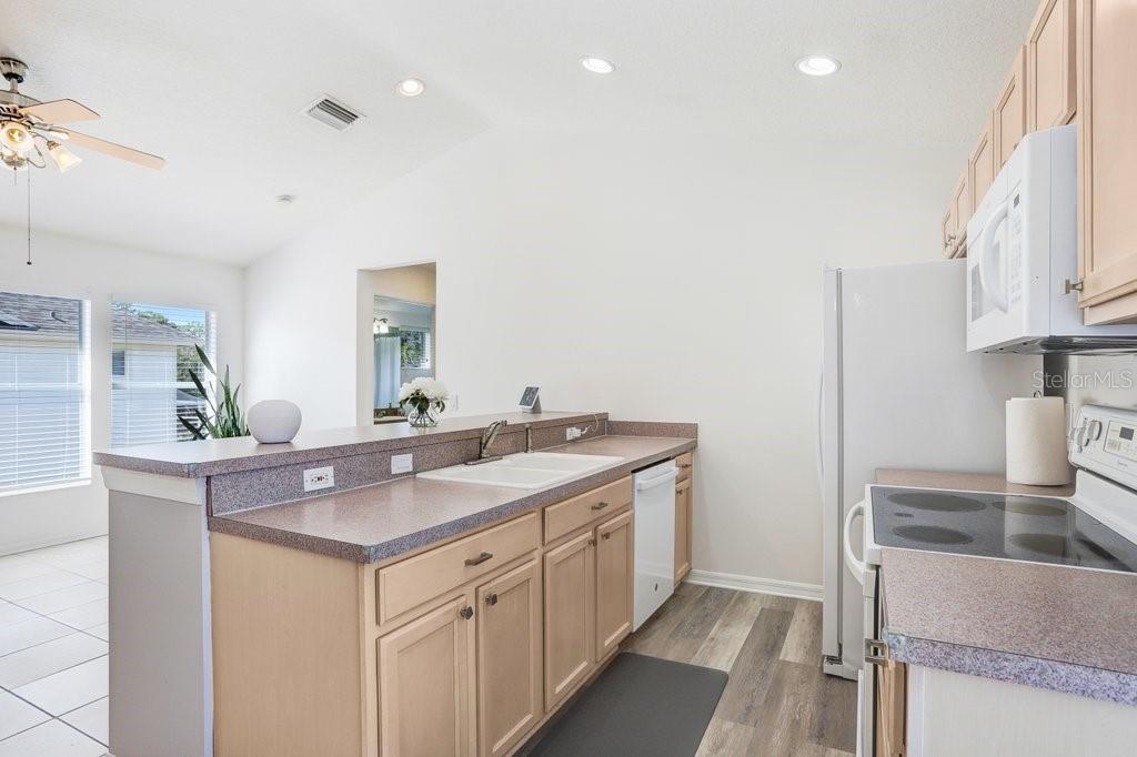 Image 47 of 76 For 10026 Seymour Way
