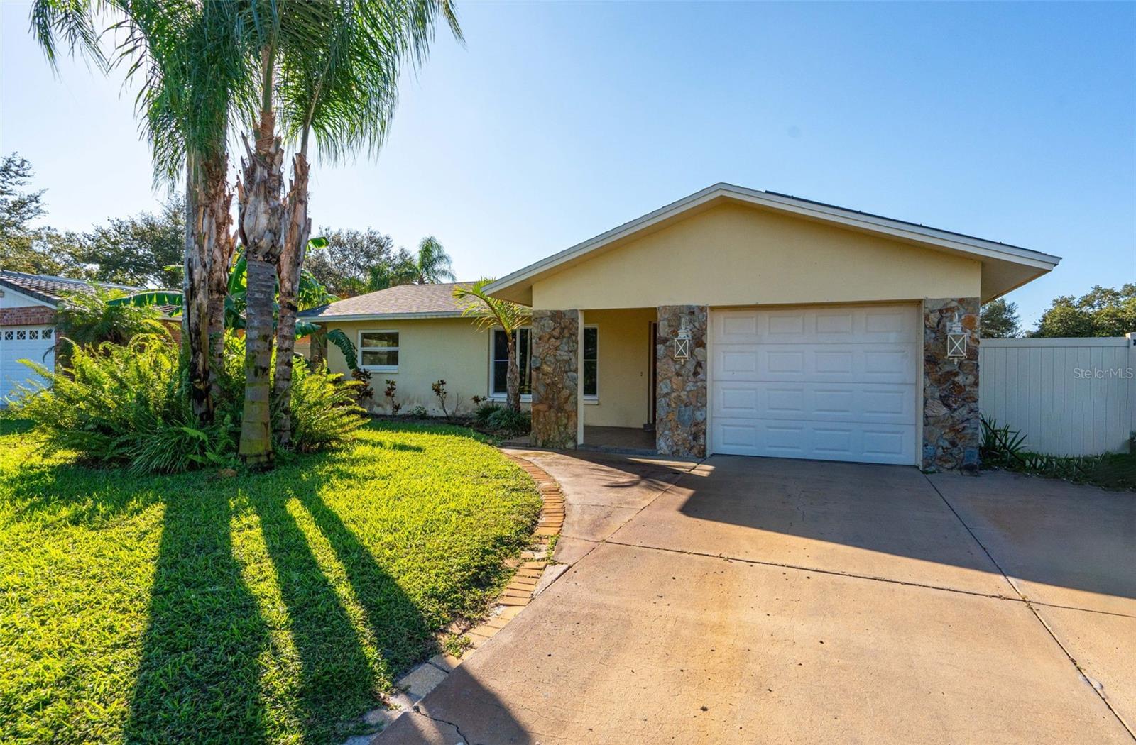 Details for 2592 14th Avenue Sw, LARGO, FL 33770