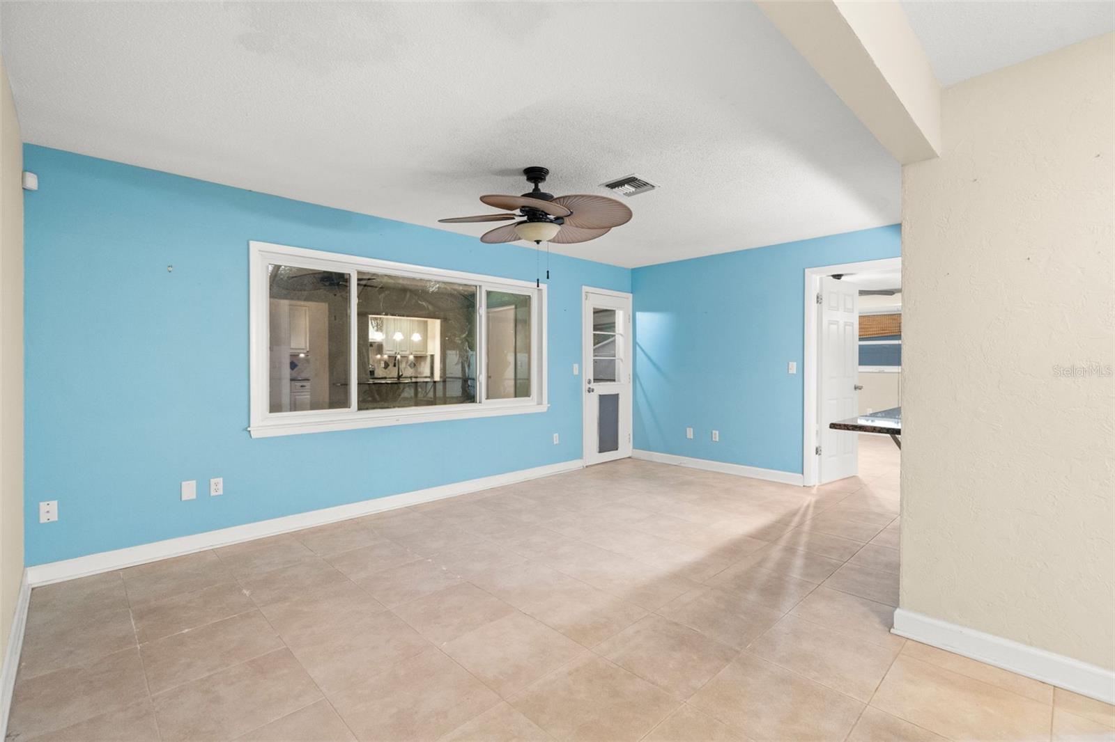Image 10 of 37 For 2592 14th Avenue Sw