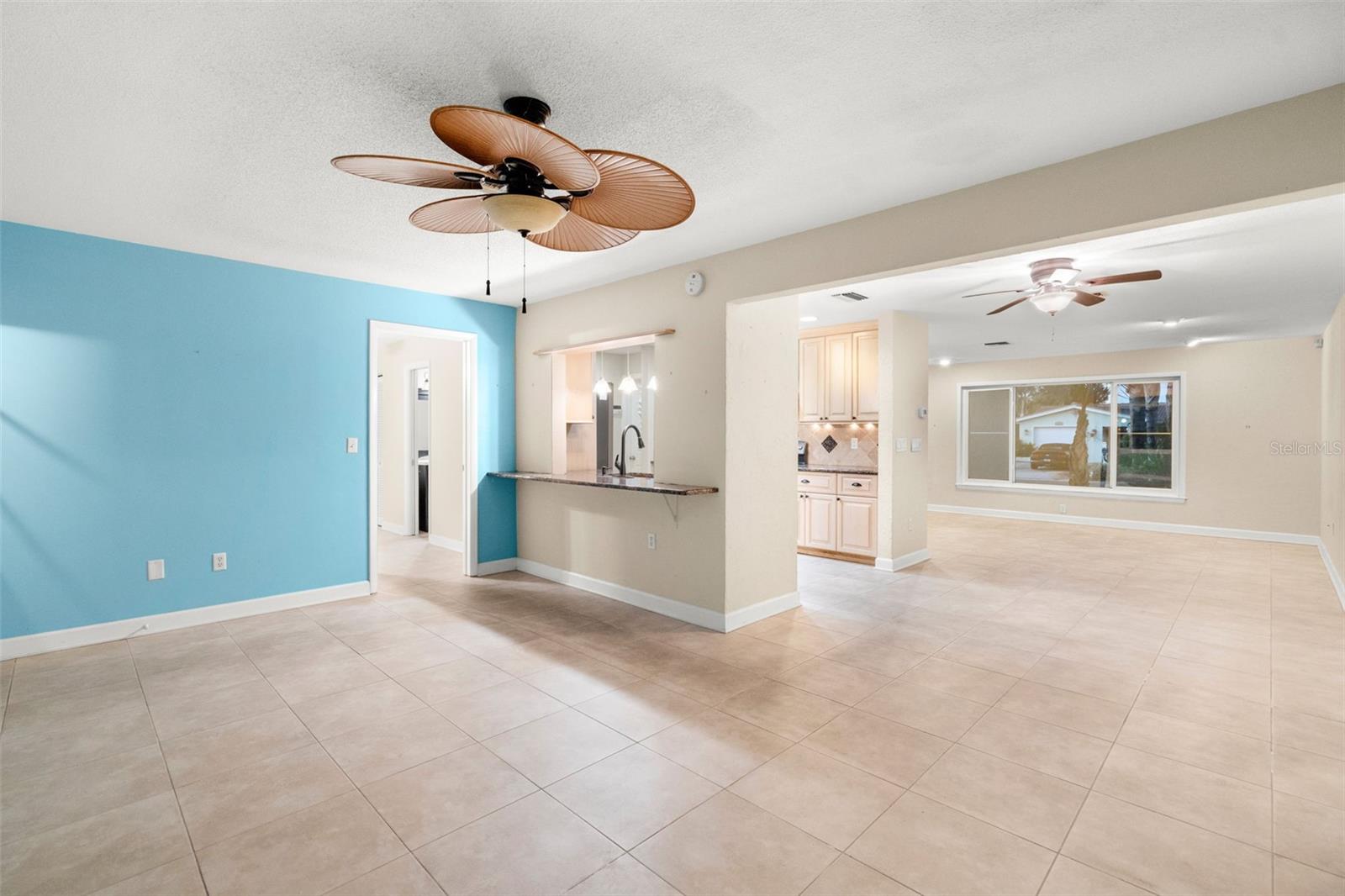 Image 11 of 37 For 2592 14th Avenue Sw