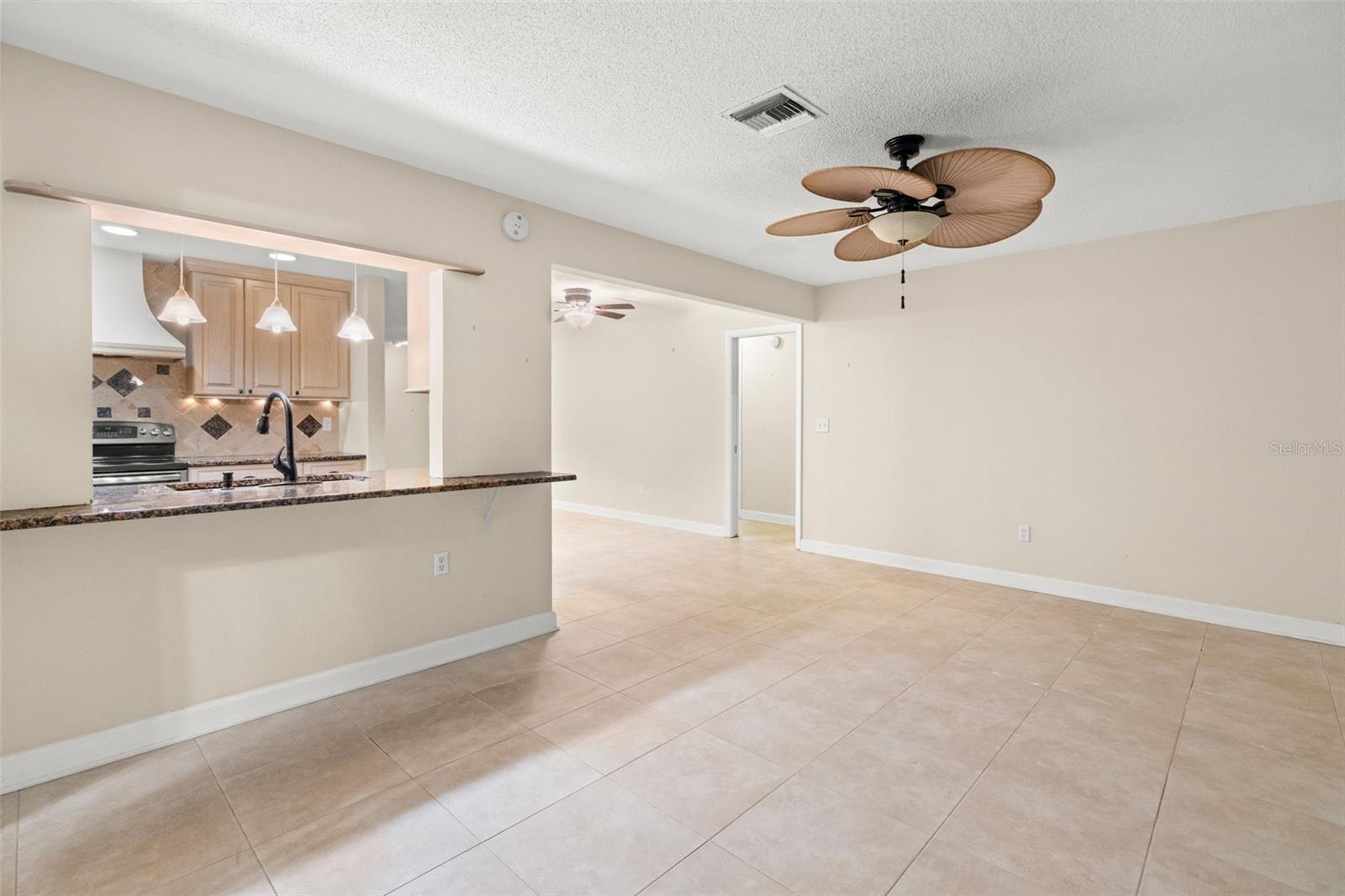 Image 13 of 37 For 2592 14th Avenue Sw