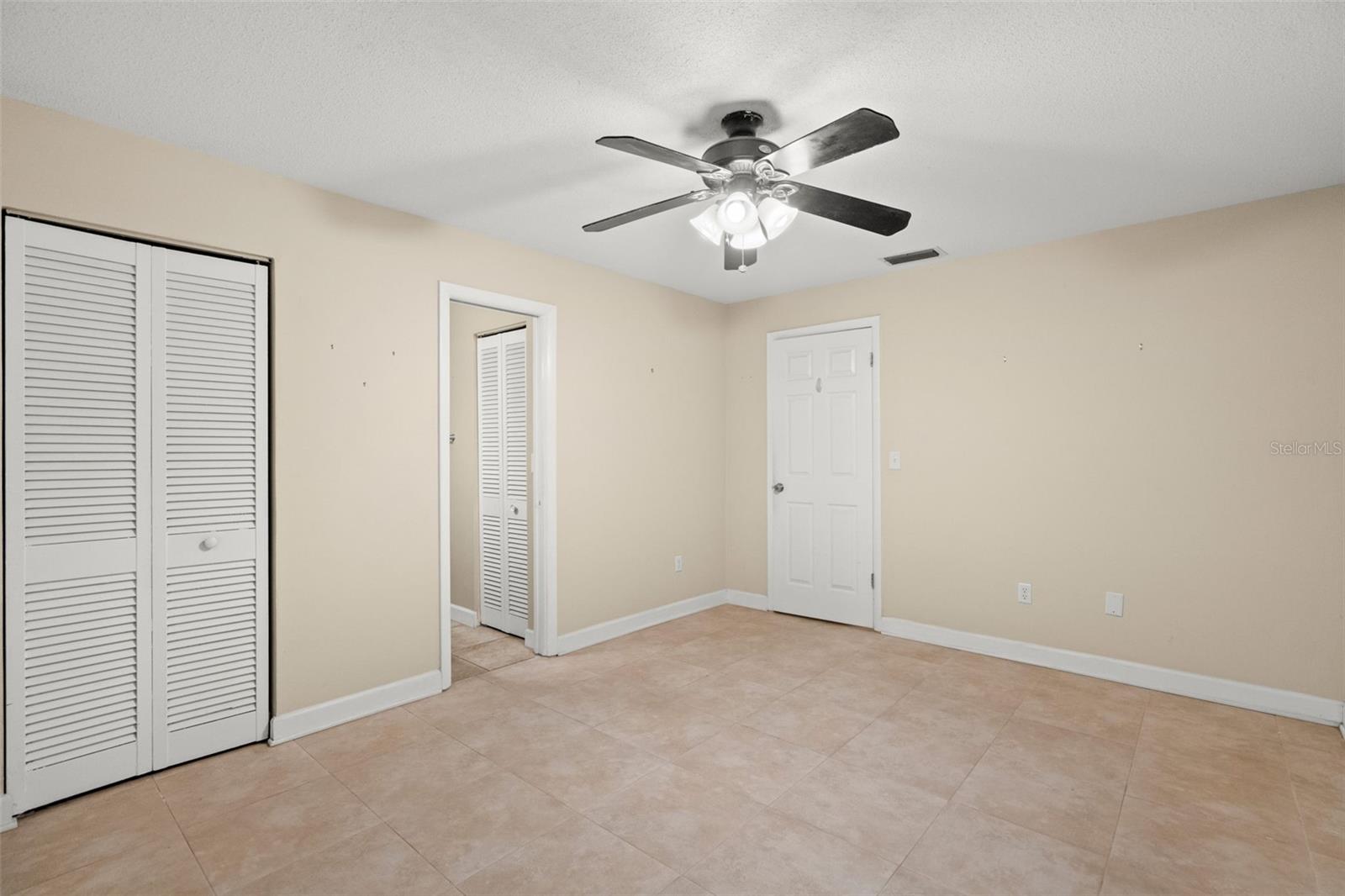 Image 20 of 37 For 2592 14th Avenue Sw