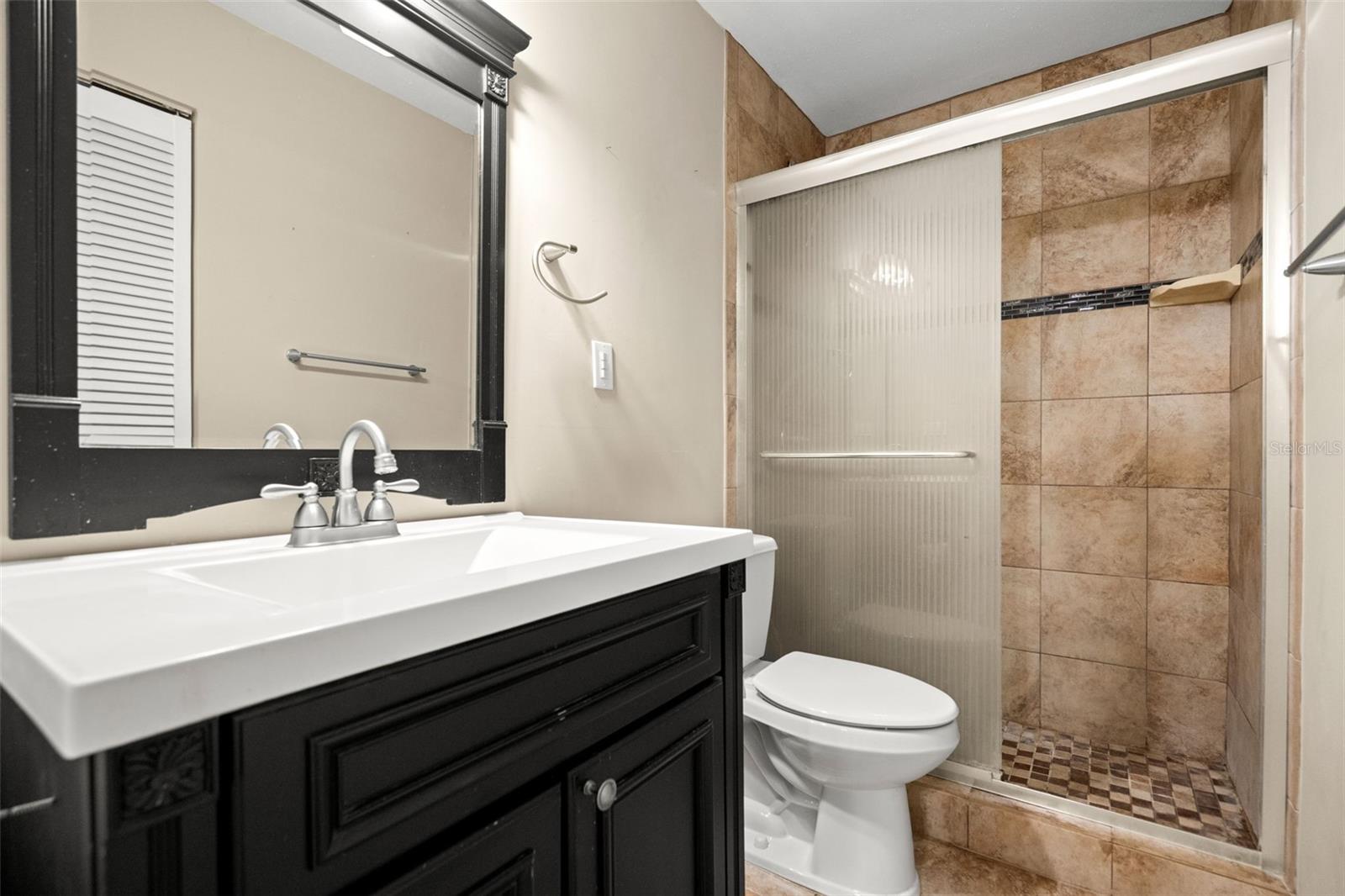 Image 21 of 37 For 2592 14th Avenue Sw