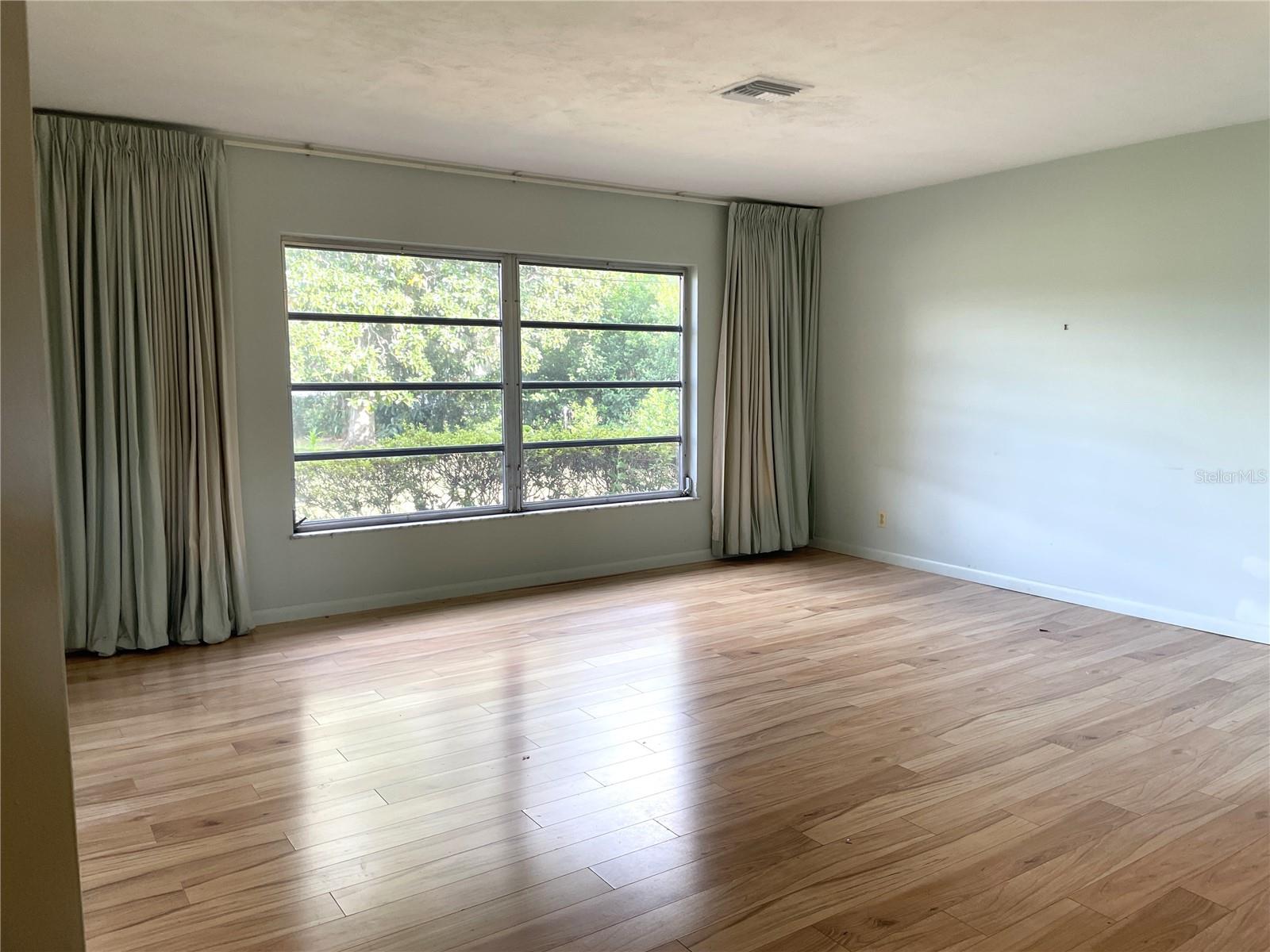 Image 4 of 15 For 11505 Rome Avenue